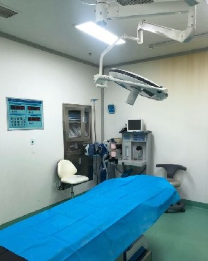 成都玉嫱医疗美容诊所_手术室